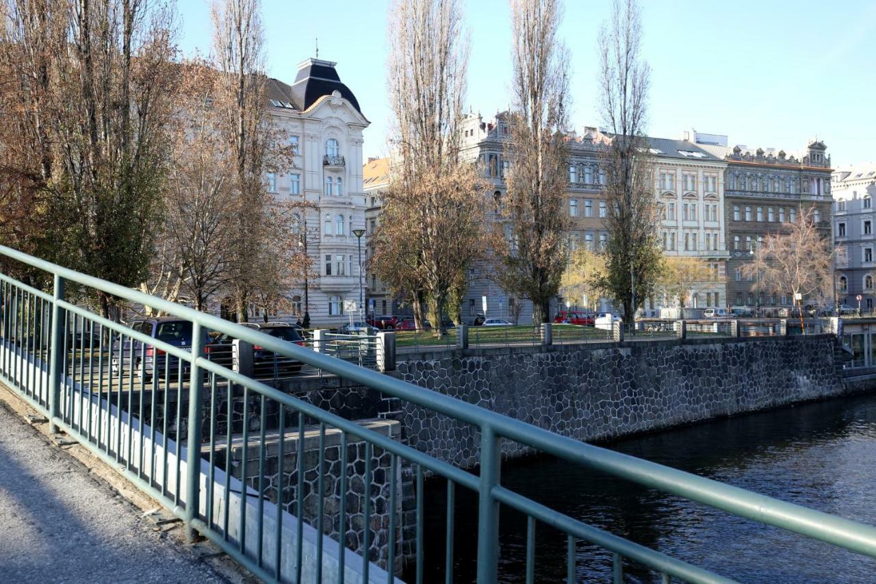 Apartman Dalia Janackovo Nabrezi Prague Extérieur photo